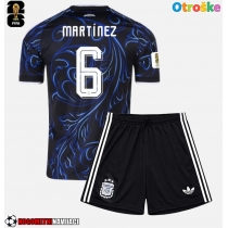 Otroške Nogometnih dresov Argentina Lisandro Martinez #6 Gostujoči SP 2026 Kratki rokavi (+ hlače)